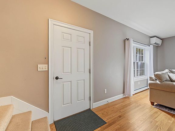 5th image of 111 Harvest Hill Road