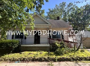 301 W Foster Pkwy, Fort Wayne, IN 46807