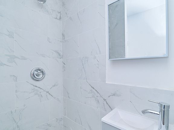 5th image of 436 E 76th St APT 11