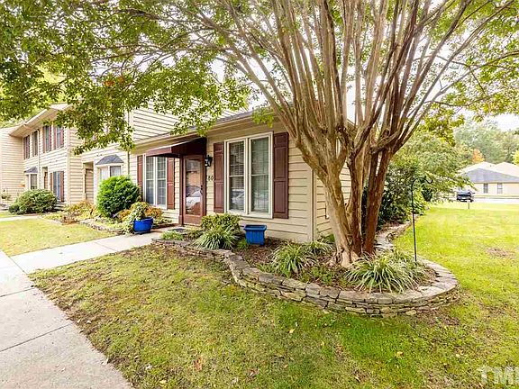 2nd image of 80 Stone Hill Ct
