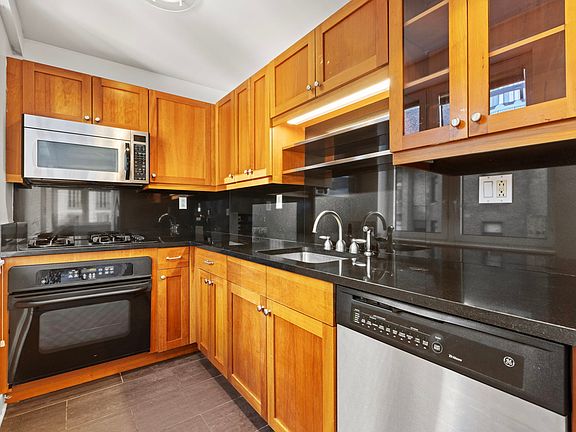 5th image of 425 5th Ave APT 19F