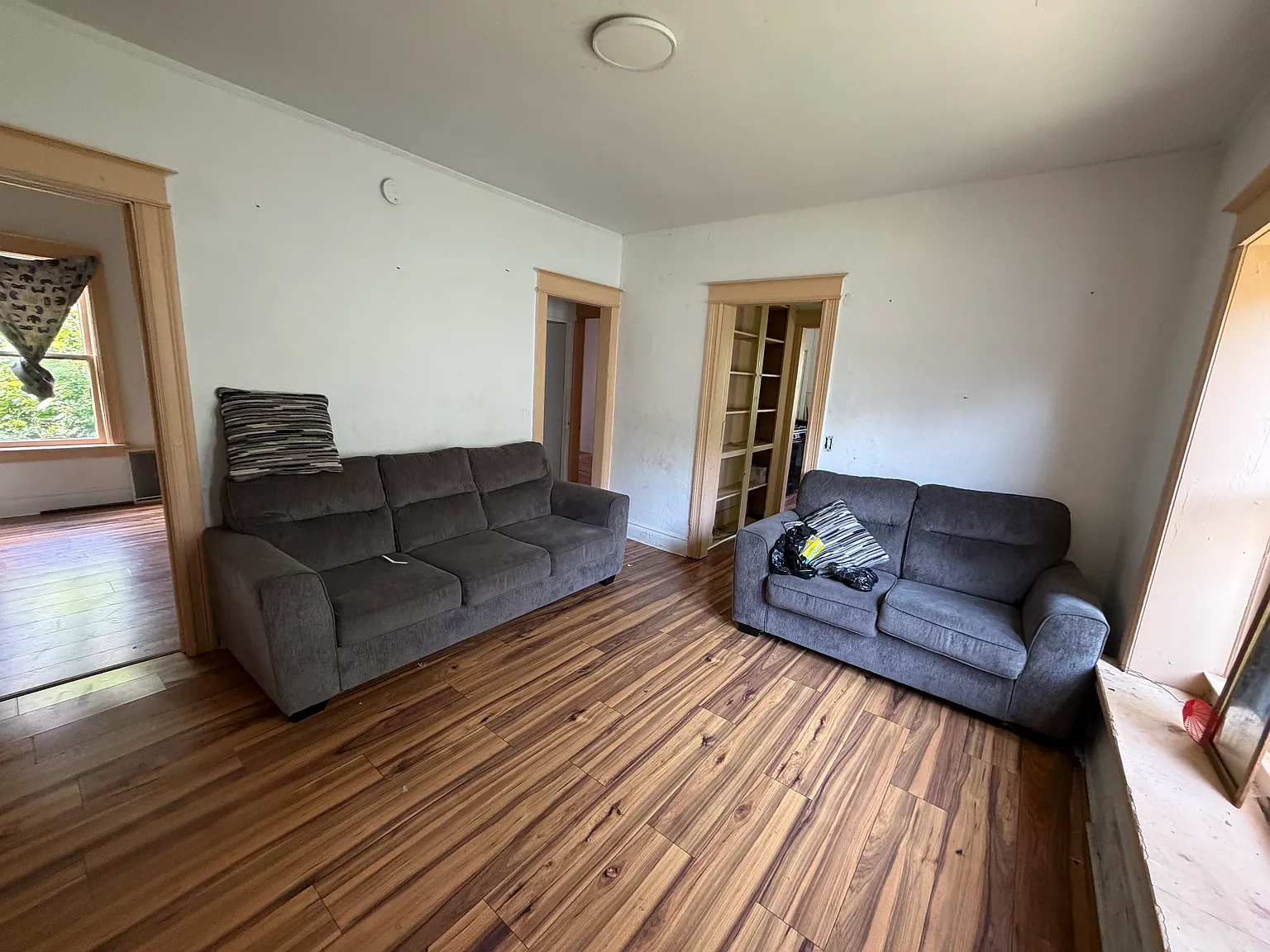 3 bed, 1100 sqft, $1,650 — Photo 3