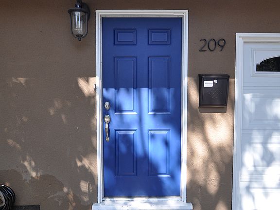 3rd image of 209 Bonita St