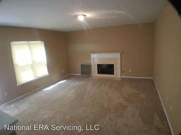3rd image of 221 Edison Dr