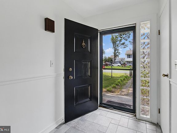 4th image of 112 Westwood Cir
