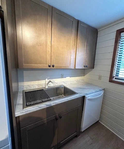 890 Weiss Dr #1-A — Photo 3