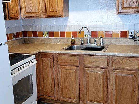 4th image of 919 W Lorraine Ave APT 3