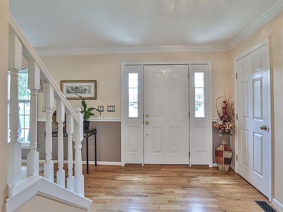 5th image of 6623 Renwick Ct