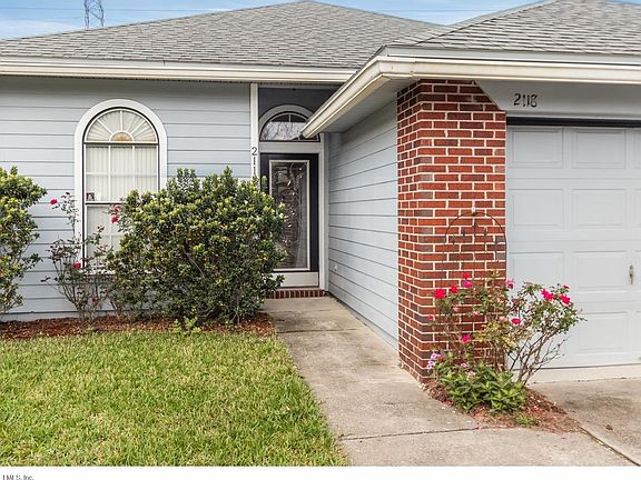 3rd image of 2118 Forest Gate Dr W
