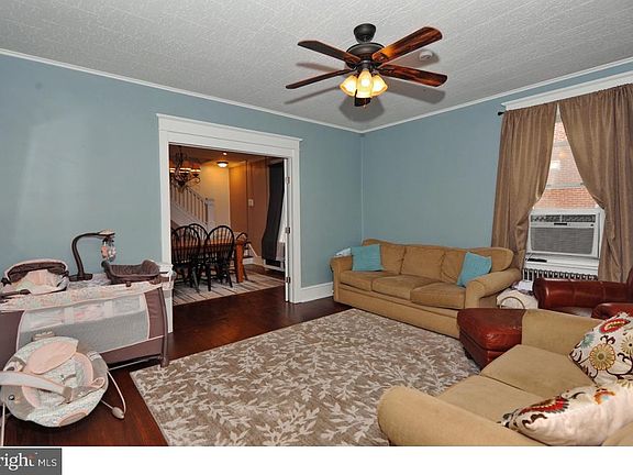 3rd image of 31 E 2nd St