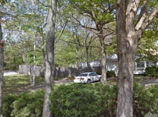 27 Ackerly Ln, Ronkonkoma, NY 11779