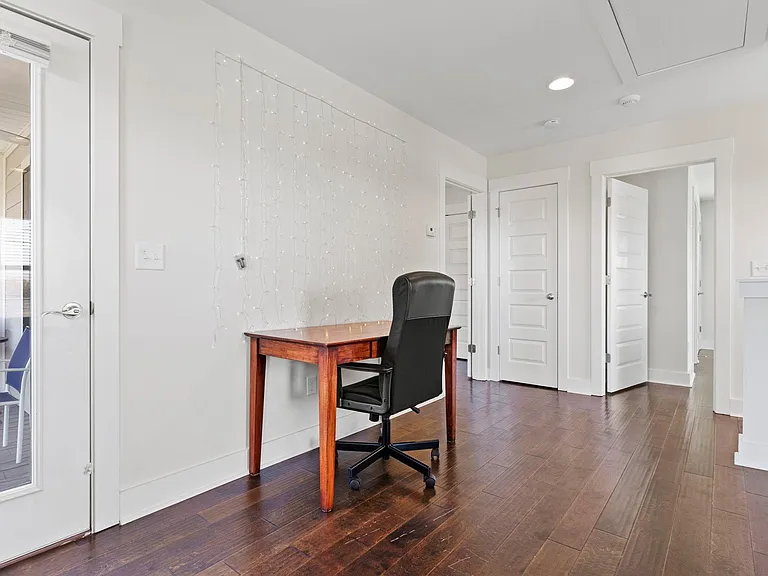 105B McCall St — Photo 63