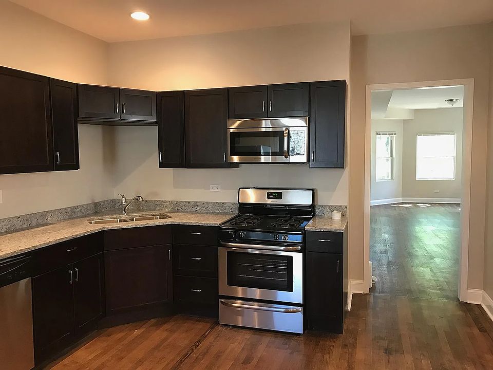 1st image of 2950 N Avers Ave #1