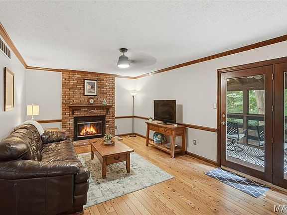 4th image of 130 Holly Garden Dr