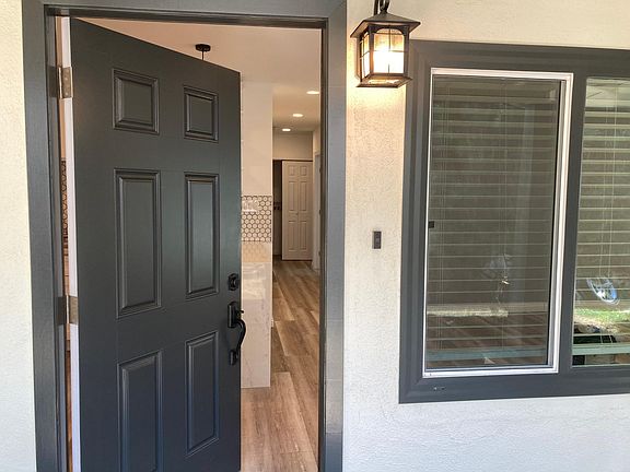 5th image of 714 N Olive Ave #A