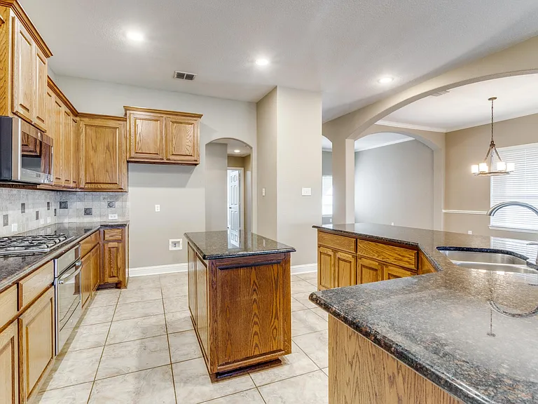 1241 Millers Creek Dr — Photo 21