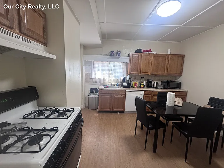 72 Bower St #1 — Photo 16