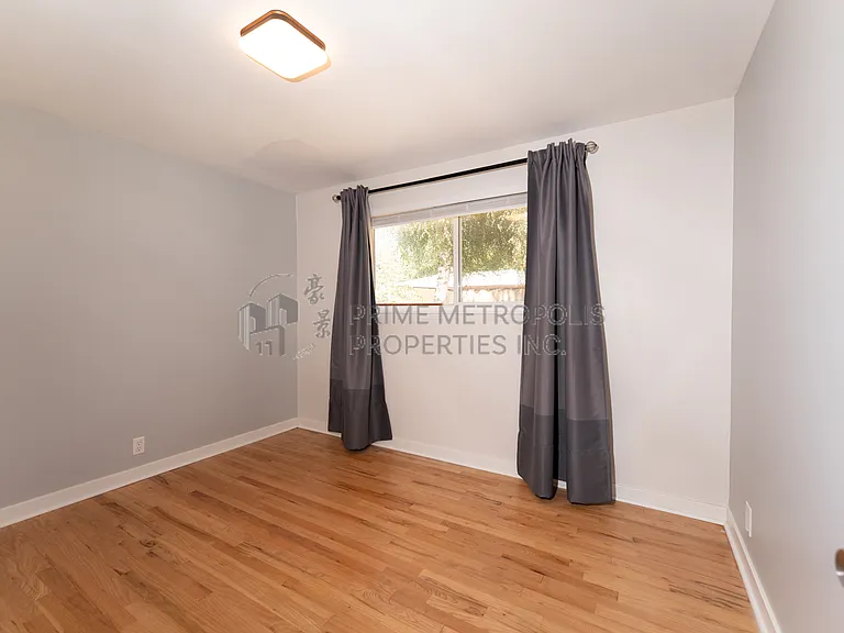 410 S 116th St — Photo 12