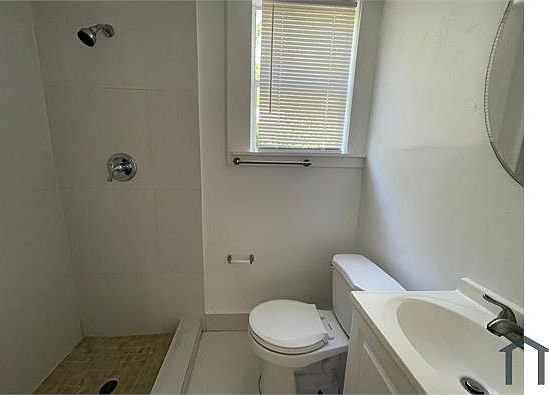 2nd image of 632 42nd St APT A