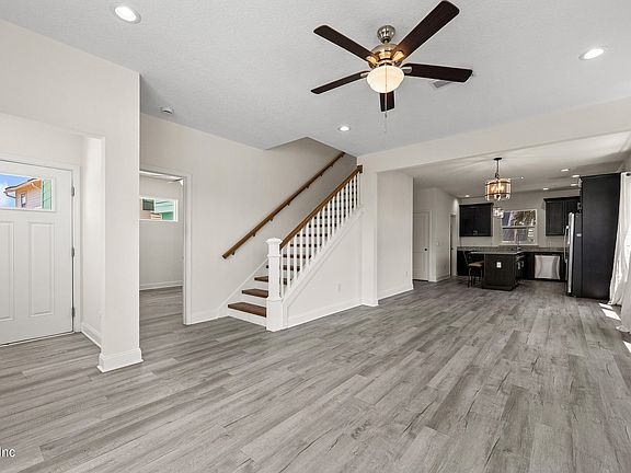 5th image of 80 SEASIDE CAPERS Road