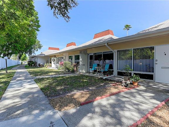3rd image of 4313 Tahitian Gardens Cir APT J
