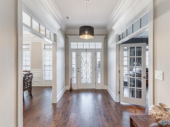 3rd image of 442 Jasmine Dr