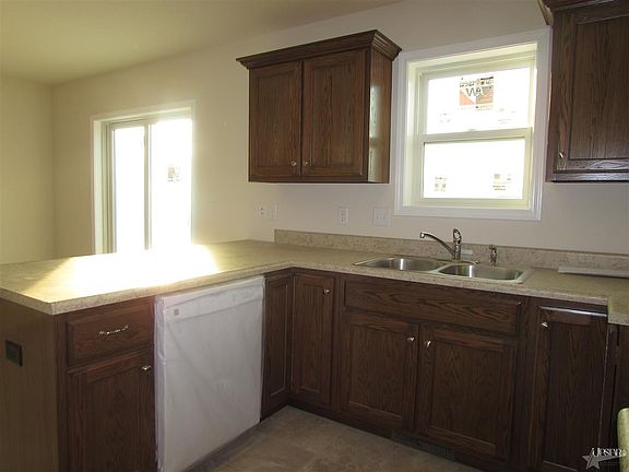 5th image of 1382 E Hanna St