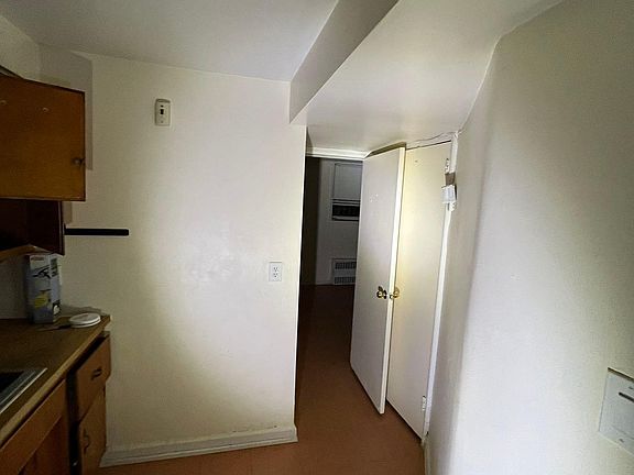 3rd image of 162 Bay 40 St #L1