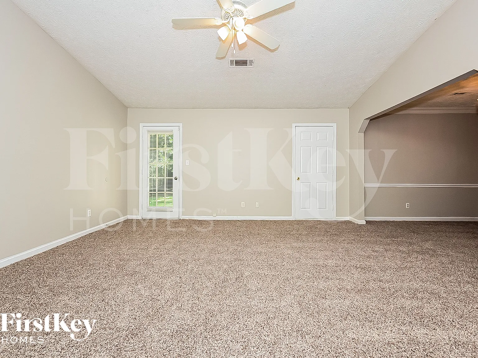 3 bed, 2.0 bath, 1494 sqft, $1,915 — Photo 3