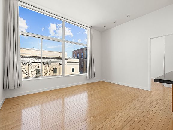 3rd image of 524 Saint Johns Pl APT 4B