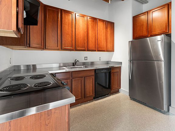 5th image of 6533 E Jefferson Ave #327E