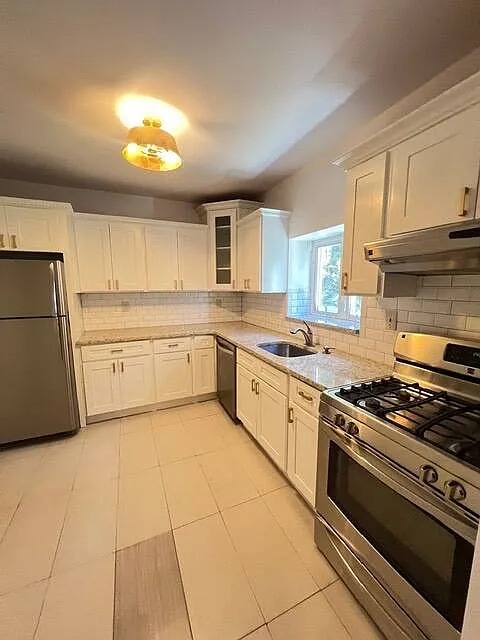 2 bed, 1.0 bath, $2,995 — Photo 2