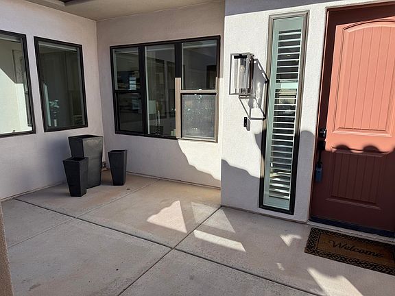 4th image of 101 N Black Canyon Ave