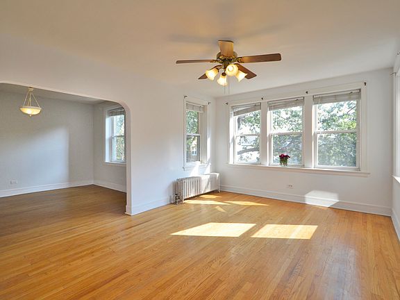 5th image of 5060 N Claremont Ave APT 2E