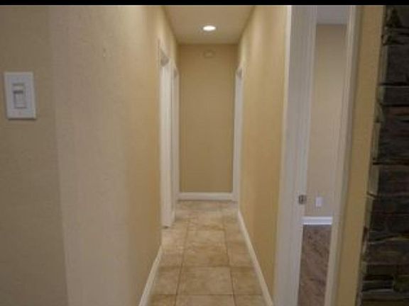 2nd image of 935 E 88th Pl
