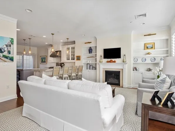 133 Whitaker Ln, Hingham, MA 02043