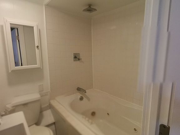 3rd image of 1146 Frankford Ave