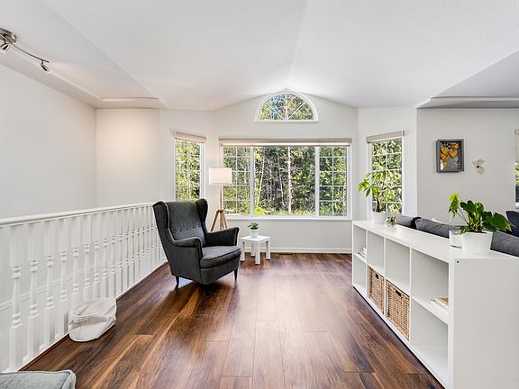 4th image of 1236 Chelsea Ave