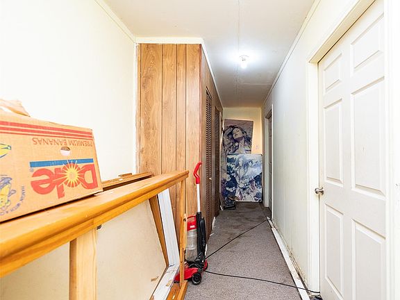 4th image of 2427 Fairgreen Dr