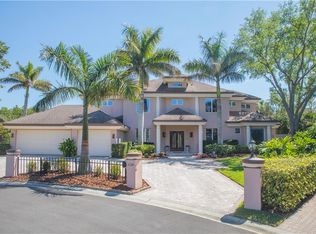 1124 Tortuga Cir NE, Saint Petersburg, FL 33702