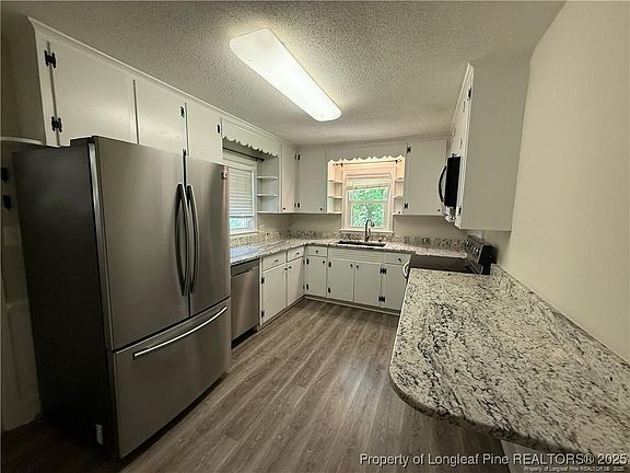 4th image of 907 Evans Dr