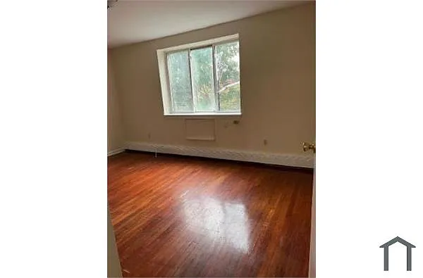 Building Photo - 1910 Lacombe Ave #2