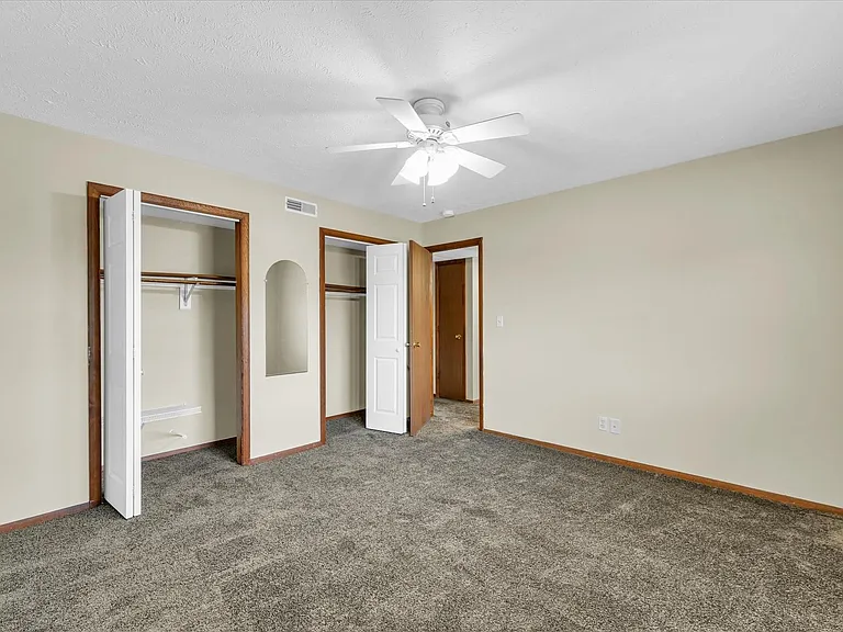 201 S Regency Dr — Photo 28