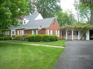 3162 Highland Dr, Silver Lake, OH 44224