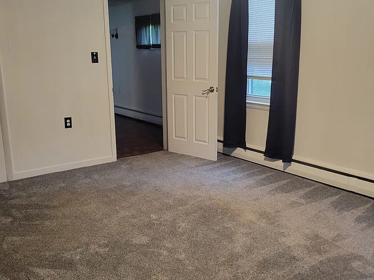 425 S Baumstown Rd — Photo 2