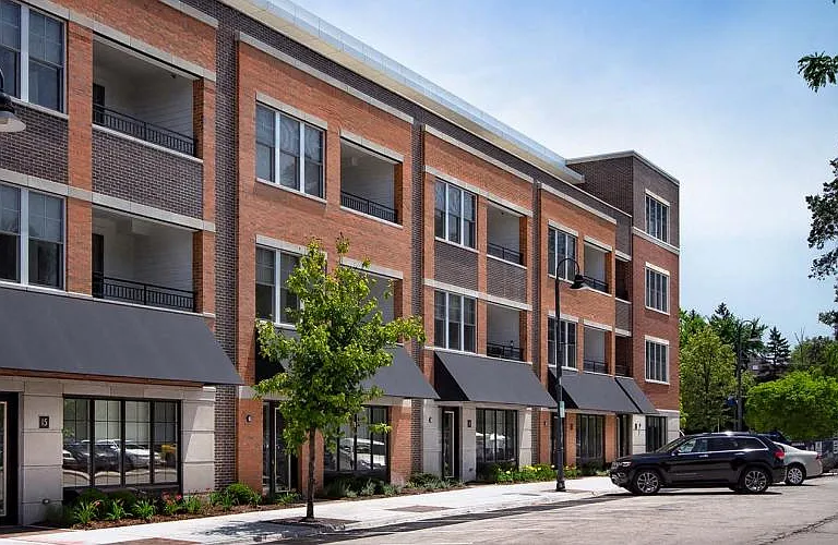 HIGHPOINT Clarendon Hills — Photo 2