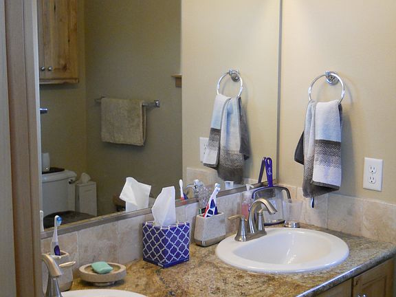 5th image of 621 Panorama Dr