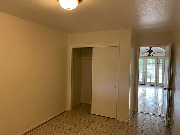 5th image of 994 Emory Way