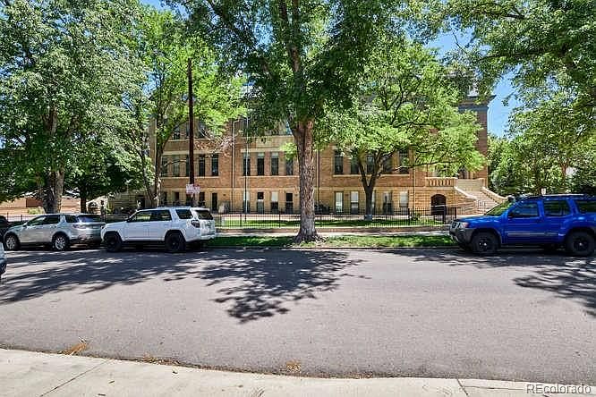1st image of 1140 Columbine St APT 202