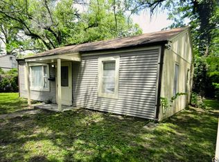 2340 SW Edgewater Ter, Topeka, KS 66614